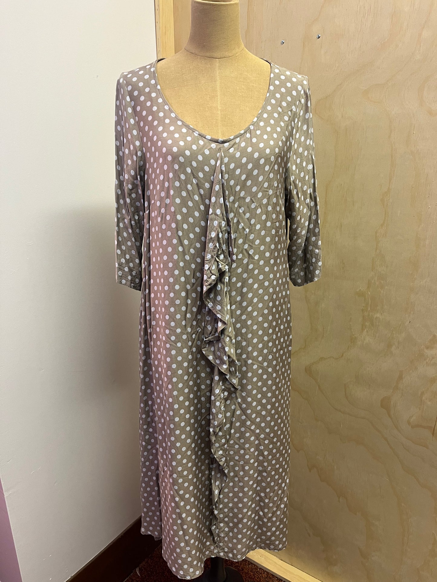 Hall Dress - Size 14