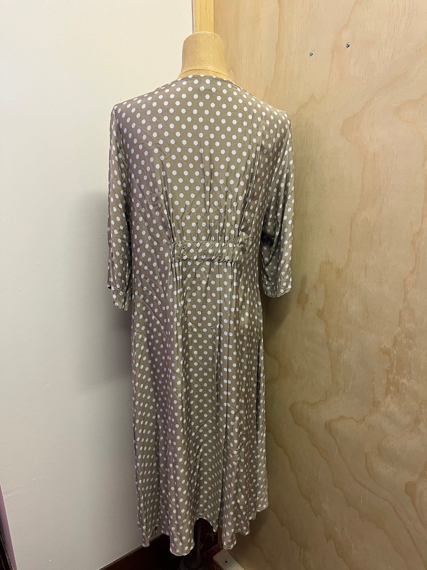 Hall Dress - Size 14