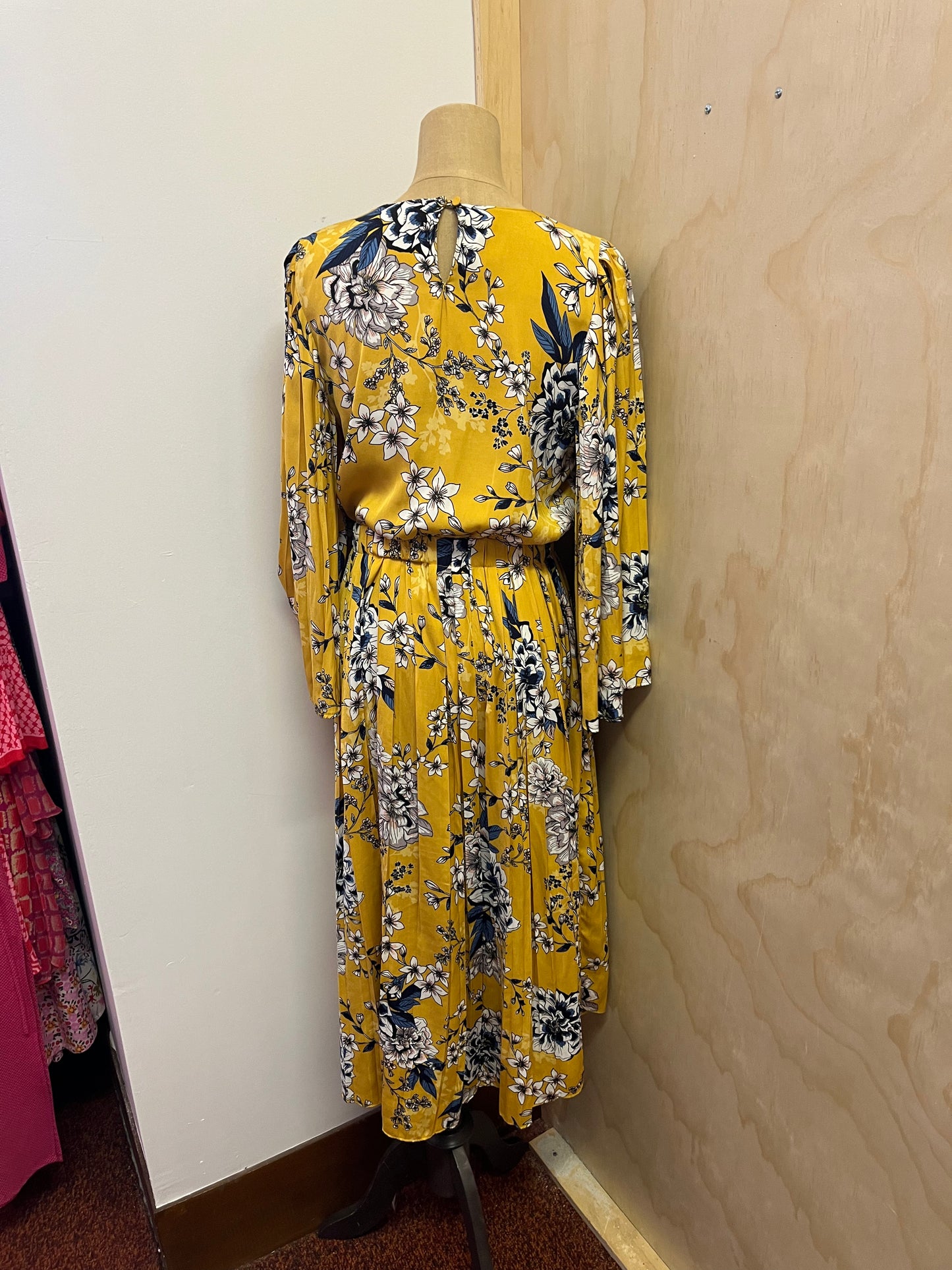 Witchery Dress - Size 10