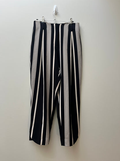 Veronika Maine Pants - Size 10