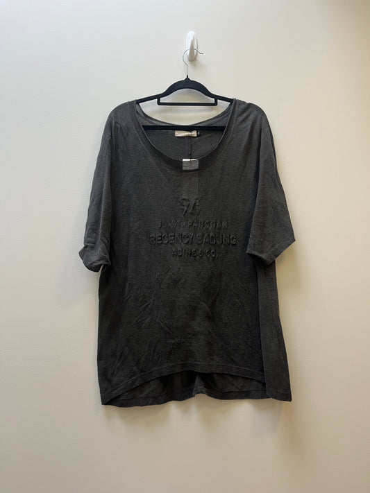 Adine&Co Top - Size M