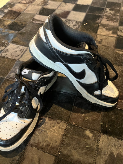 Nike Shoes - Size 5.5